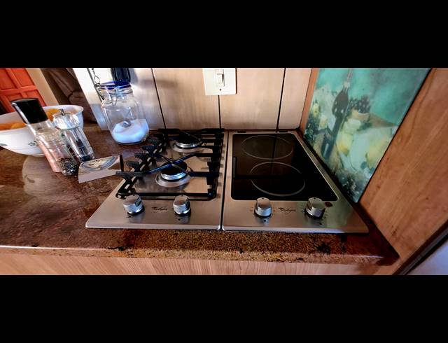 3 BEDROOM FREEHOLD FOR SALE IN BEN FLEUR